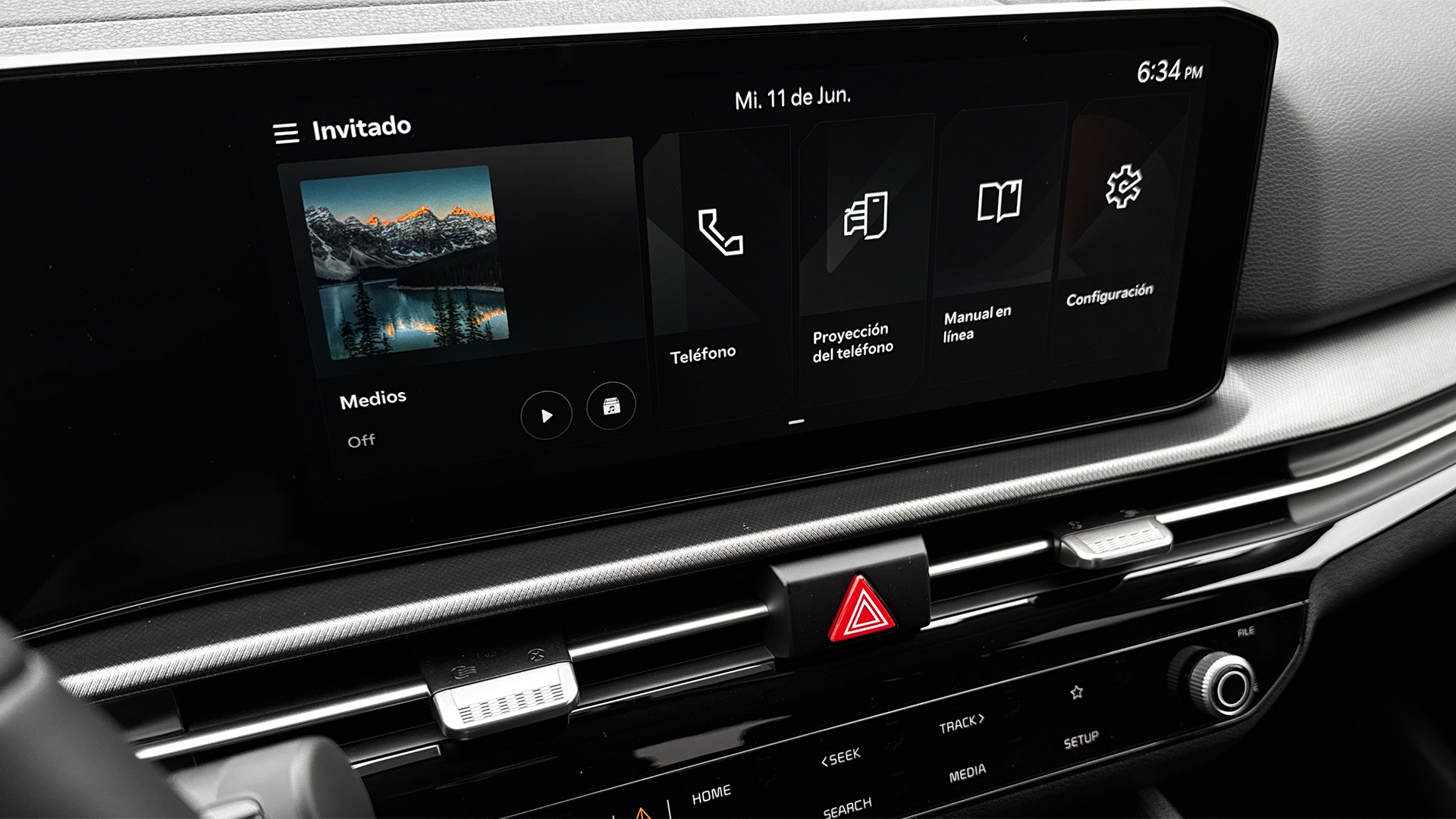 Radio táctil con Apple Carplay <br />
y Android Auto