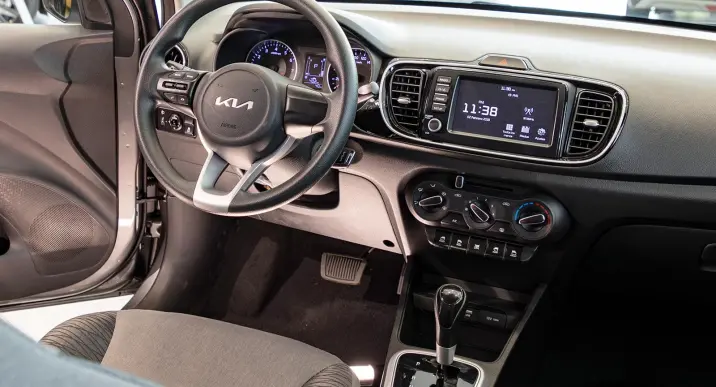 Gran espacio y comodidad<br />
<small>Ofrece una experiencia de conducción segura y confortable.</small>