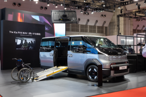 Kia marca su debut en Japón con el PBV ‘PV5’ en el Japan Mobility Show 2025.